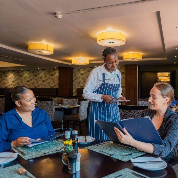 Restaurant-5-1-rfzy5dy41pp4tef8boximumt0rshnw2t7exwfn5oc0